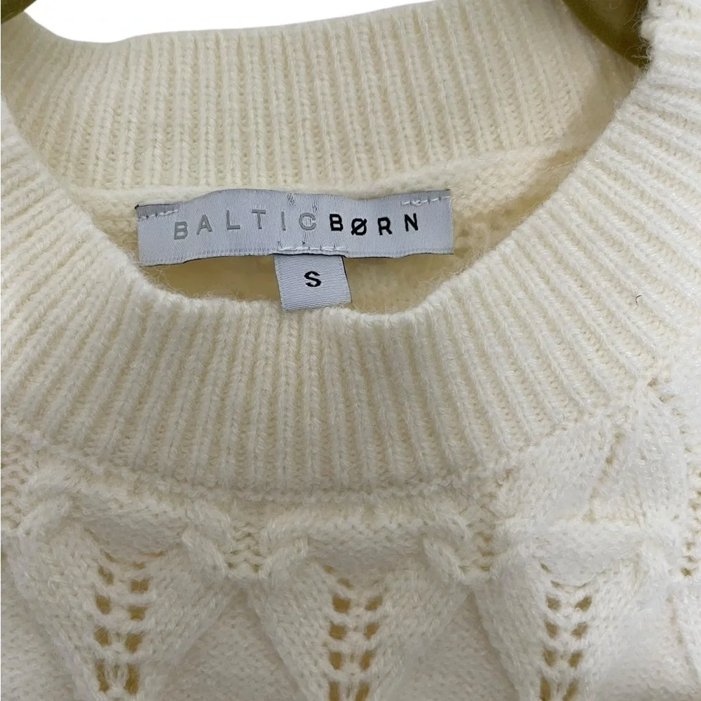 Baltic Born Women's Cream Cable Knit Sweater Scallop Hem Small